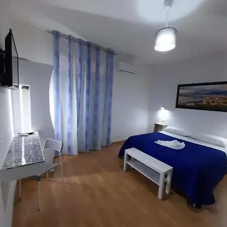 Frühstückspension Milazzo: La Porta Delle Eolie *