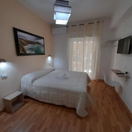 Milazzo: La Porta Delle Eolie